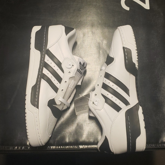 ADIDAS RIVALRY LOW EG8062 - Picture 6 of 10